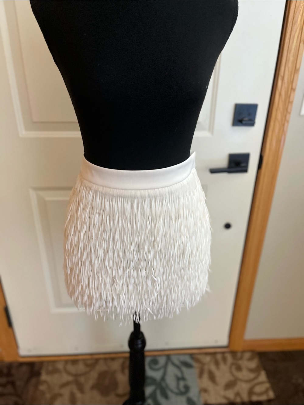 New Express cream flirty fringe lined boho party mini skirt. Size 6